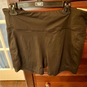 NWT- Calia Carrie Underwood bike shorts  size XXL. With pockets for storage